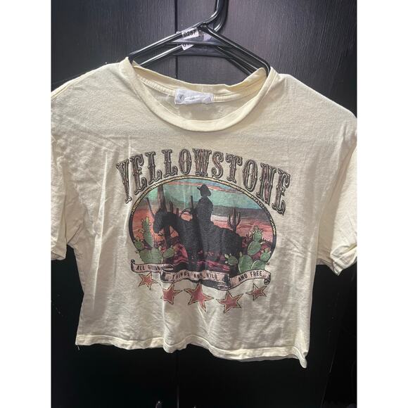 Outlaw Yellowstone Graphic Crop Top Tee‎ - Picture 1 of 3